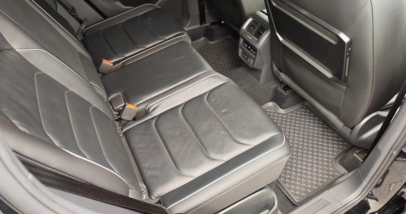 Volkswagen Tiguan cena 117900 przebieg: 183000, rok produkcji 2017 z Praszka małe 781